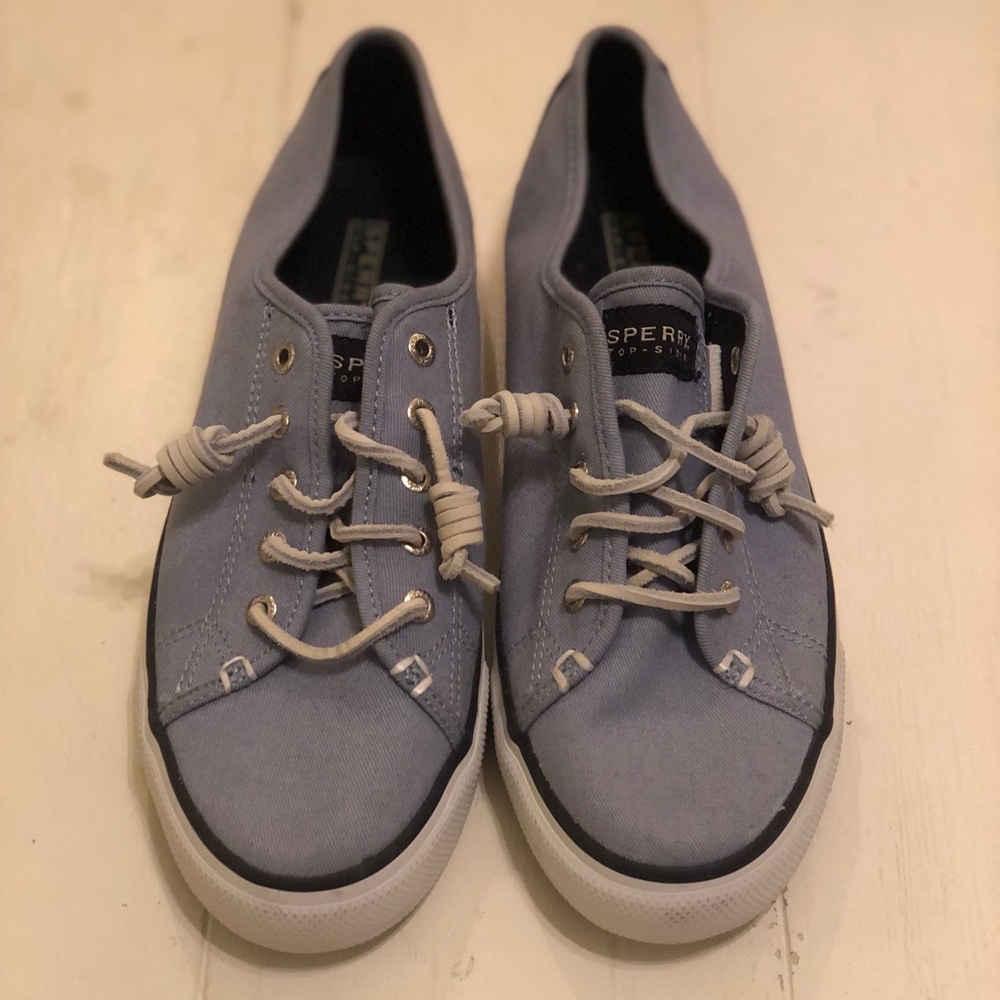 NEW Sperry Sneakers
